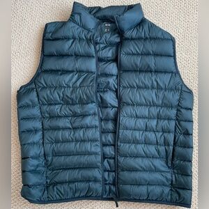Uniqlo Green Puffer Vest - Size: Men XL